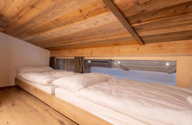 Beautiful apartment for 7 people with WIFI, hot tub, TV and balcony