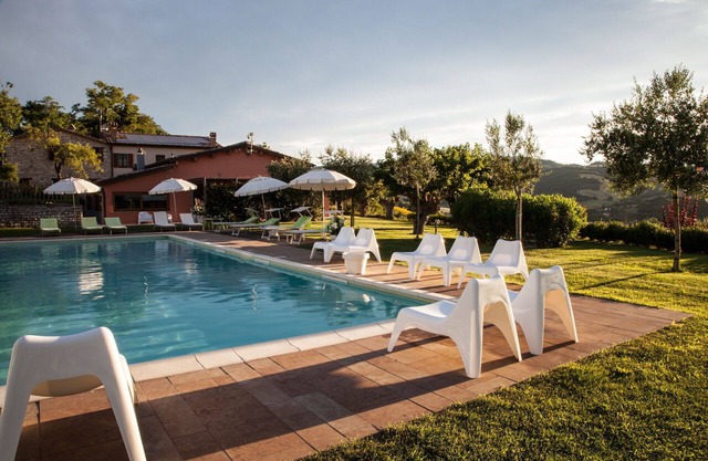 Beautiful apartment for 4 people with pool, WIFI, TV, pets allowed and parking