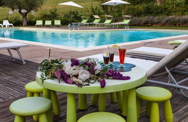 Beautiful apartment for 3 guests with WIFI, A/C, pool, TV, pets allowed and parking