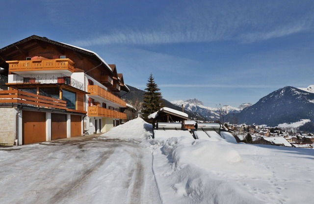 Beautiful apartment for 3 people with WIFI, TV, balcony and parking