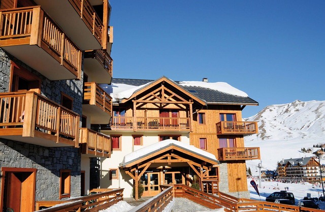 Beautiful apartment for 6 people with WIFI, pool, TV, balcony and pets allowed