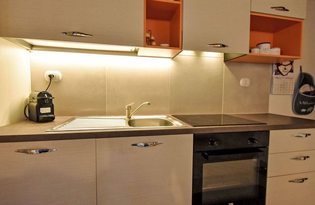 Beautiful apartment for 5 people with WIFI, TV, pets allowed and parking