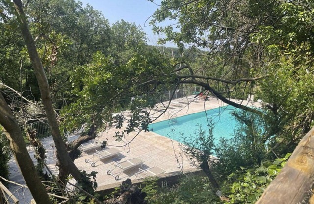 Beautiful apartment for 4 guests with pool, A/C, WIFI, TV, patio, pets allowed and parking