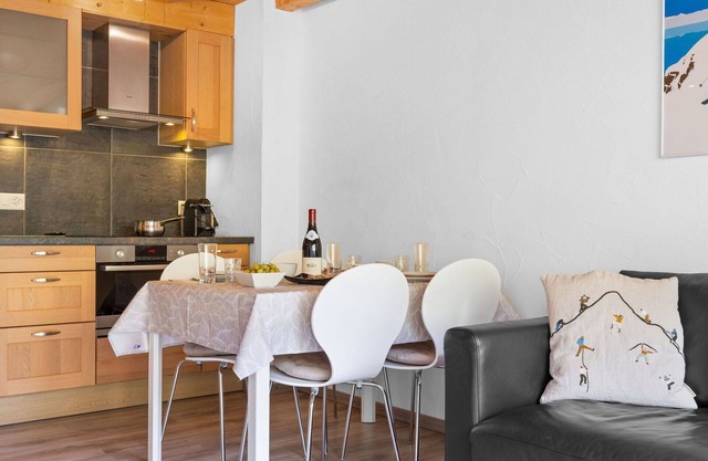 Beautiful apartment for 3 guests with WIFI, TV, balcony and parking
