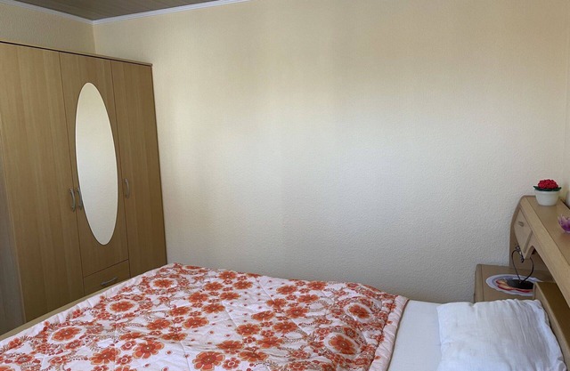 Beautiful apartment for 2 people with TV, patio, pets allowed and parking