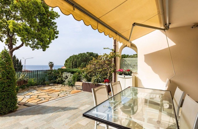 Beautiful apartment for 6 guests with WIFI, TV, terrace, pets allowed and parking