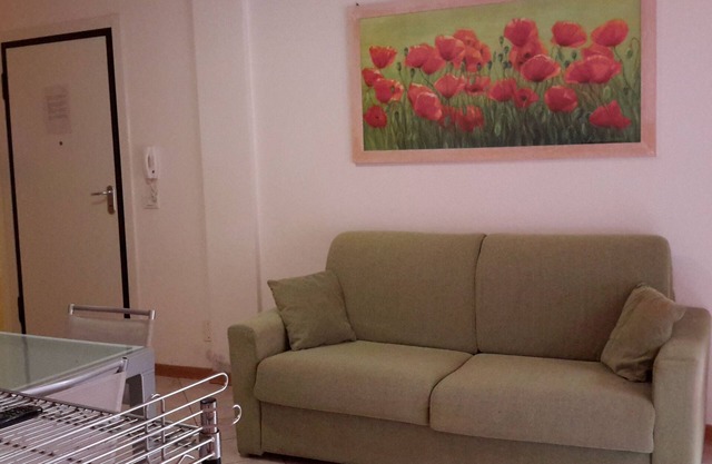 Beautiful apartment with garden and galleries by the sea