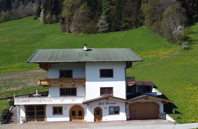 Beautiful apartment for 5 people with WIFI, TV, balcony and parking