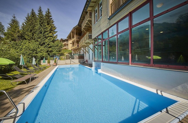 Beautiful apartment for 4 people with WIFI, pool, TV, terrace, pets allowed and parking
