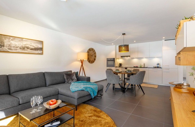 Beautiful apartment for 4 people with WIFI, TV, balcony, panoramic view and parking