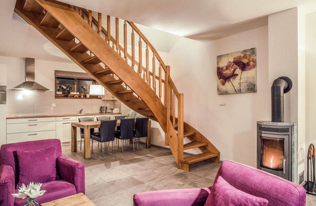 Beautiful apartment in villa for 5 guests with WIFI, TV, terrace and pets allowed