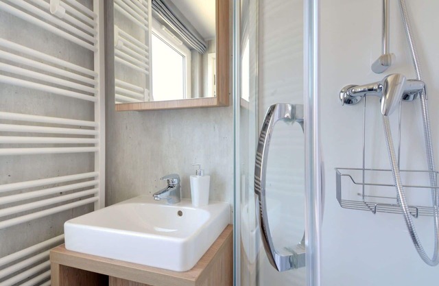 Beautiful apartment in villa for 4 people with WIFI, TV, terrace and parking