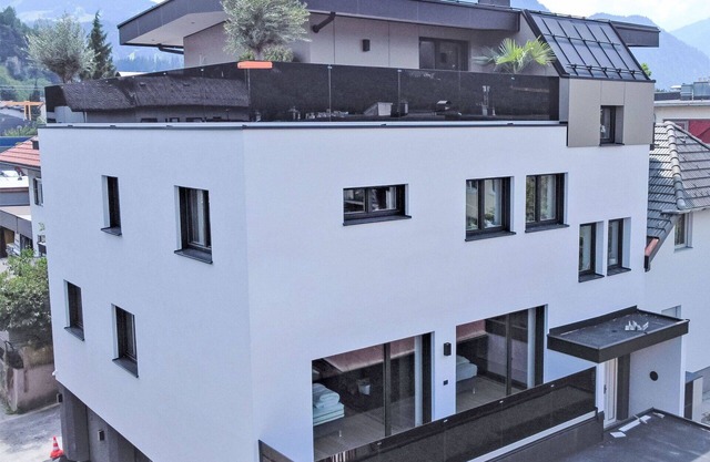 Beautiful apartment for 6 people with TV, terrace and parking