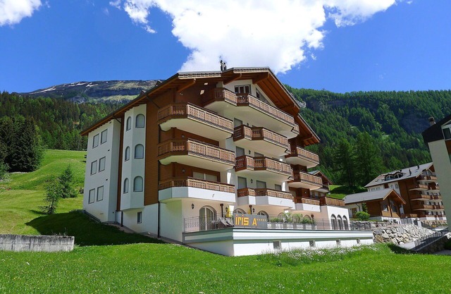Beautiful apartment for 7 people with WIFI, hot tub, TV, balcony and parking