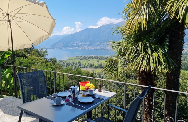 Beautiful apartment for 2 people with WIFI, TV, patio, panoramic view and parking