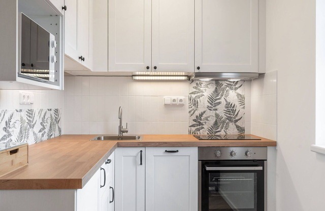 Beautiful apartment for 8 people with WIFI, TV, patio, pets allowed and parking