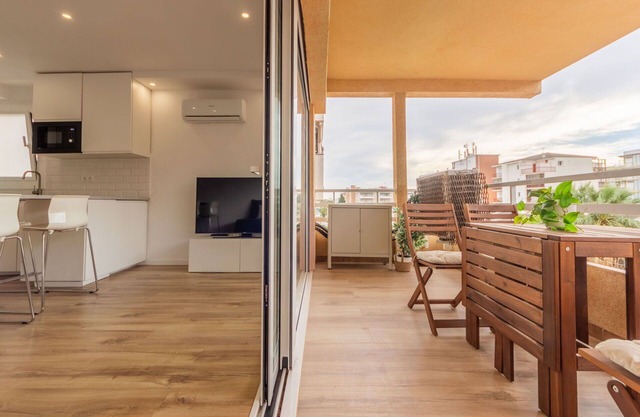 Beautiful apartment for 3 guests with WIFI, A/C, TV and terrace