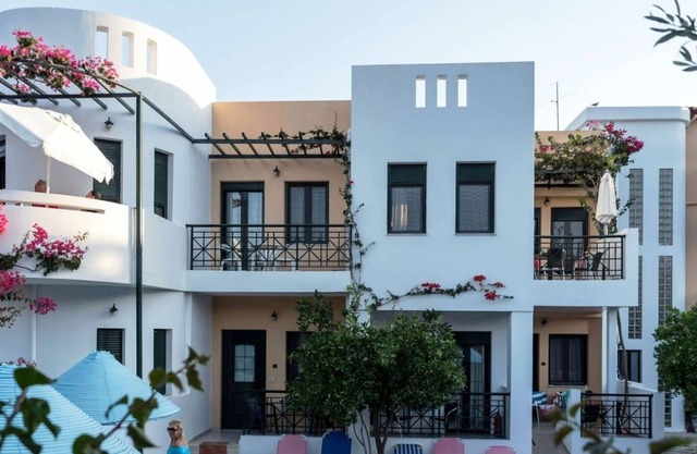 Beautiful apartment for 2 guests with hot tub, A/C, pool, WIFI, TV, terrace and parking