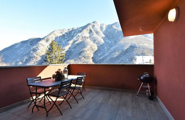 Beautiful apartment for 5 people with WIFI, TV, terrace, pets allowed and parking