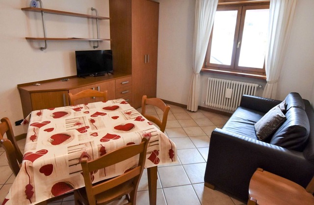 Beautiful apartment for 10 guests with WIFI, TV, terrace, pets allowed and parking