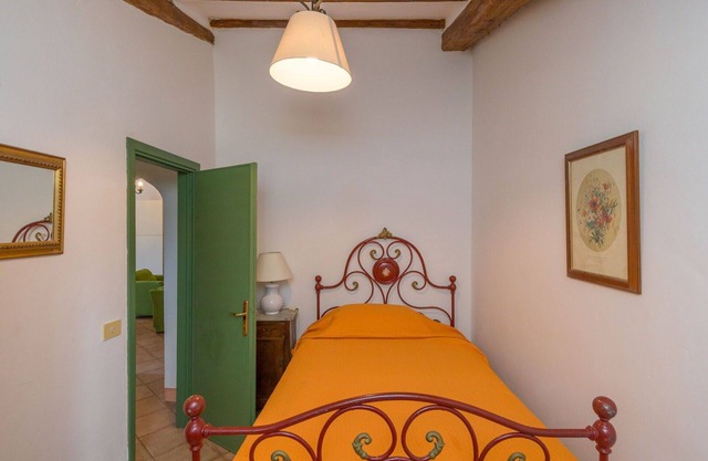 Beautiful apartment for 7 people with WIFI, TV and parking