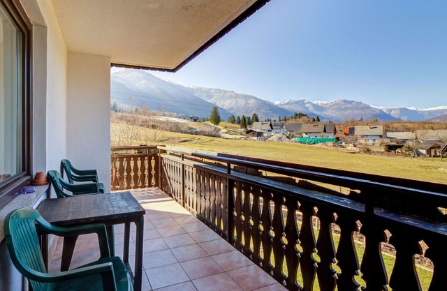 Beautiful apartment for 5 guests with WIFI, TV, balcony, pets allowed and panoramic view