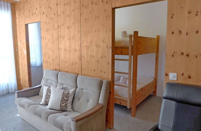 Beautiful apartment for 4 people with WIFI, TV, balcony, pets allowed and parking