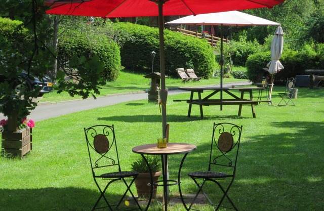 Beautiful apartment for 2 guests with WIFI, TV, patio, pets allowed and parking