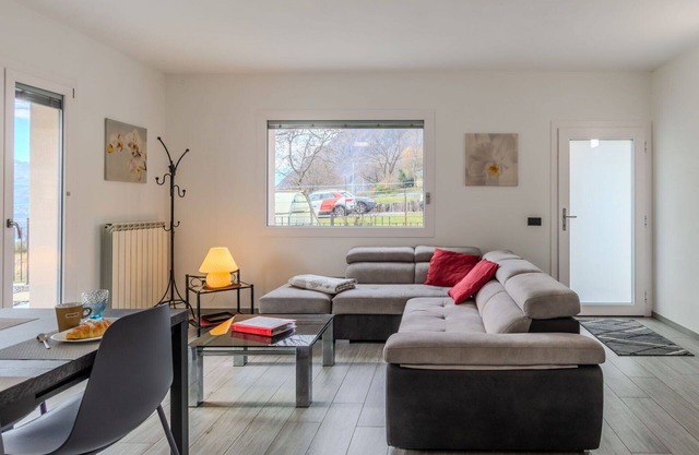 Beautiful apartment for 6 guests with A/C, WIFI, TV, terrace and parking