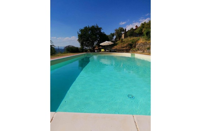 Beautiful apartment for 4 guests with pool, WIFI, TV, balcony and parking