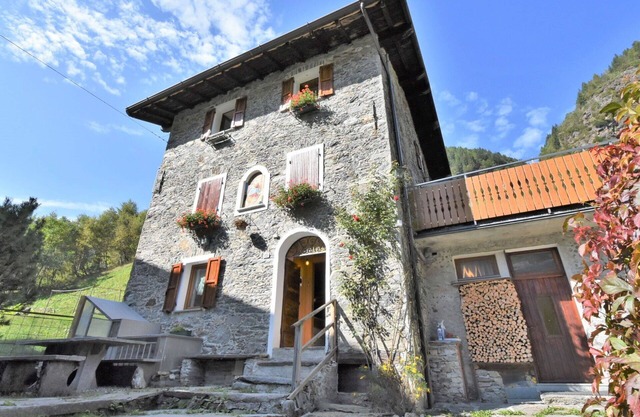 Beautiful apartment for 4 people with WIFI, TV, pets allowed and parking