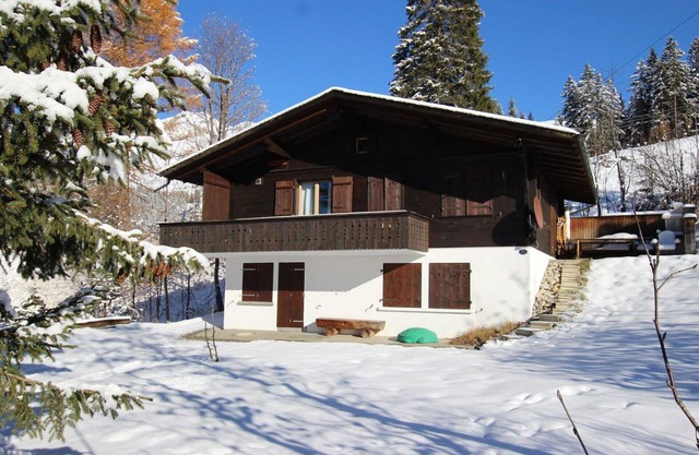 Beautiful apartment for 10 guests with WIFI, TV and balcony