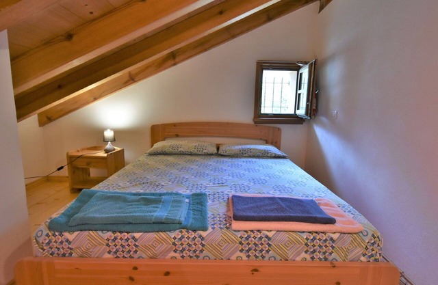 Beautiful apartment for 5 people with A/C, WIFI, TV, patio, pets allowed and parking