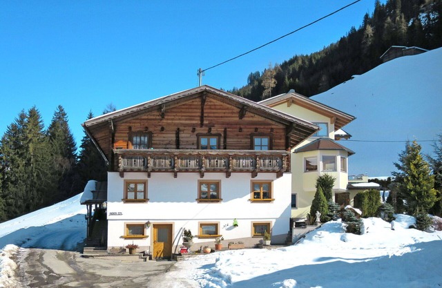 Beautiful apartment for 6 people with WIFI, TV, patio and parking