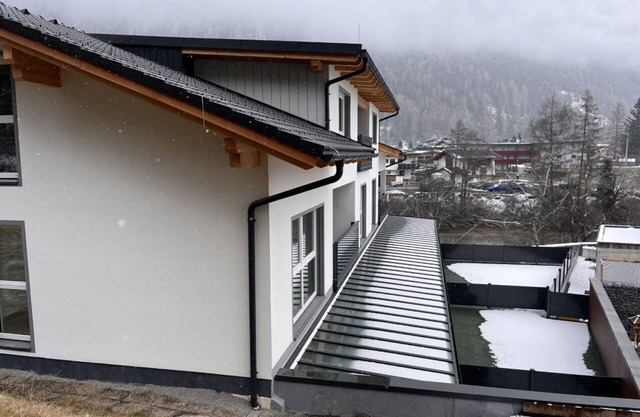 Beautiful apartment for 8 people with WIFI, hot tub, TV, balcony and parking
