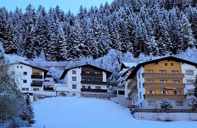 Beautiful apartment for 3 people with WIFI, TV, pets allowed and parking