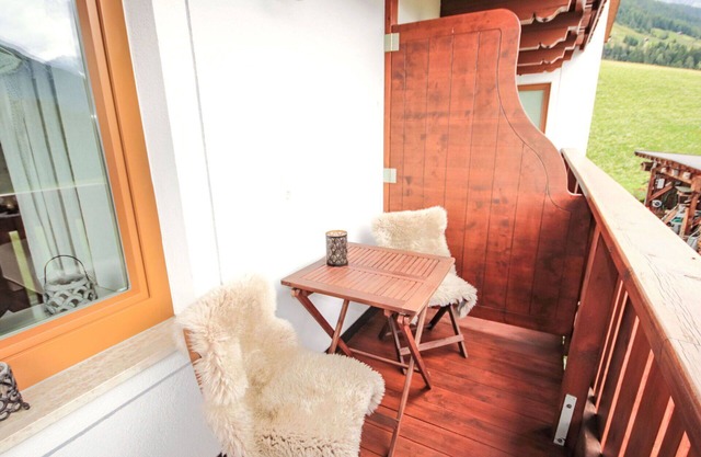 Beautiful apartment for 4 guests with WIFI, TV, terrace and parking