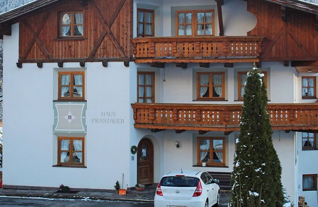 Beautiful apartment for 6 people with WIFI, TV, patio, pets allowed, panoramic view and parking