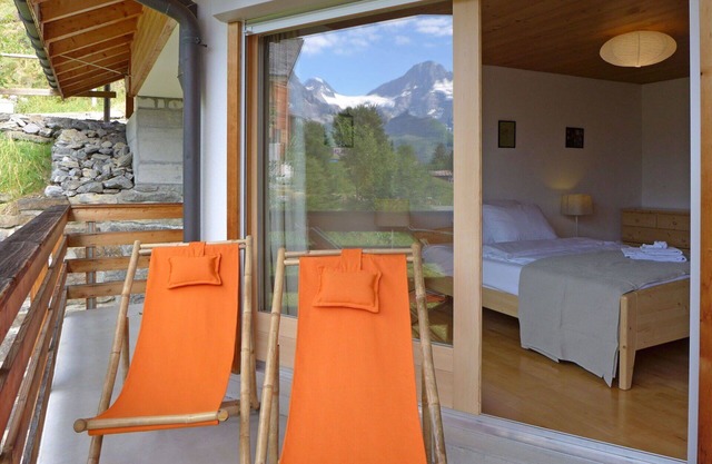 Beautiful apartment for 5 guests with WIFI, TV and balcony