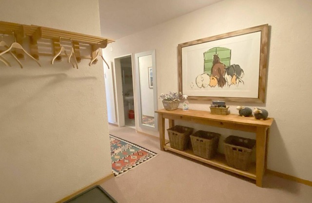 Beautiful apartment for 5 guests with WIFI, TV and balcony