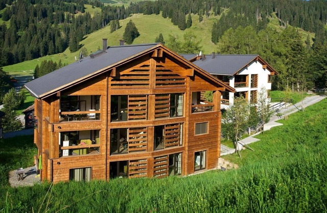Beautiful apartment for 7 guests with WIFI, TV, balcony, pets allowed and parking