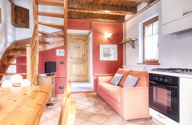 Beautiful apartment for 5 people with TV, balcony, pets allowed, panoramic view and parking