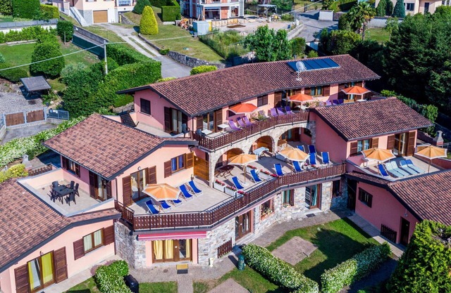 Beautiful apartment for 4 guests with WIFI, pool, TV, terrace and parking