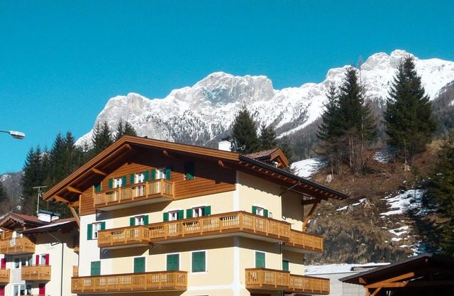 Beautiful apartment for 2 guests with WIFI, TV, balcony, pets allowed and parking