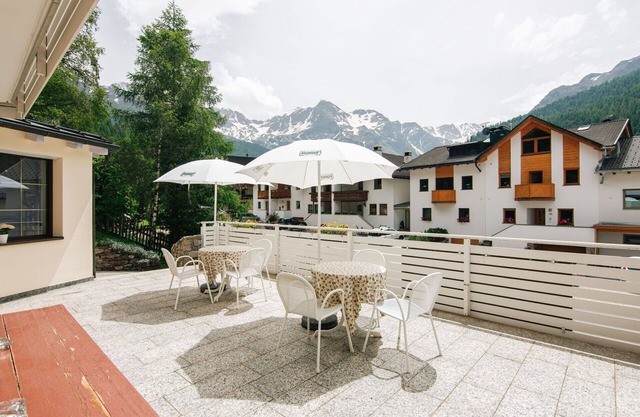 Beautiful apartment for 5 people with WIFI, TV, terrace, pets allowed, panoramic view and parking