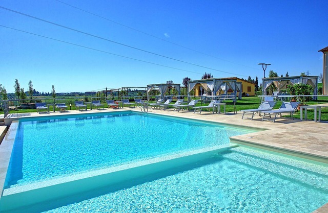 Beautiful apartment for 4 people with A/C, WIFI, pool, TV, panoramic view and parking