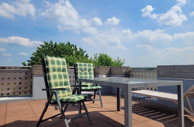 Beautiful apartment in a 2-fam house