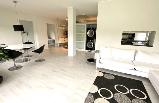 Beautiful apartment in the middle of Helsinki area. Close to wonderful parks.