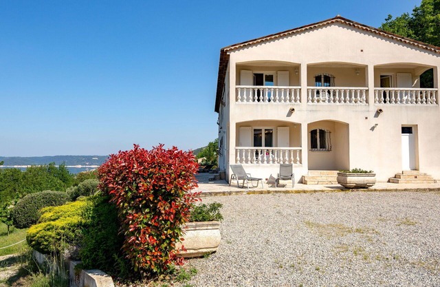 Beautiful apartment in villa with WIFI, TV, terrace, pets allowed, panoramic view and parking