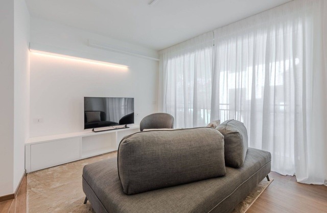 Beautiful apartment in villa for 6 people with WIFI, TV and parking